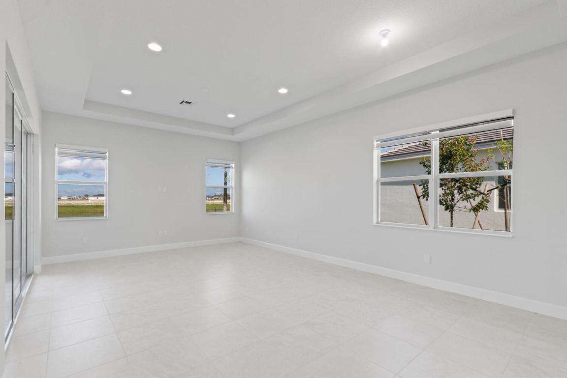 ORCHARDS OF WESTLAKE PHASE 1 - Residential Lease