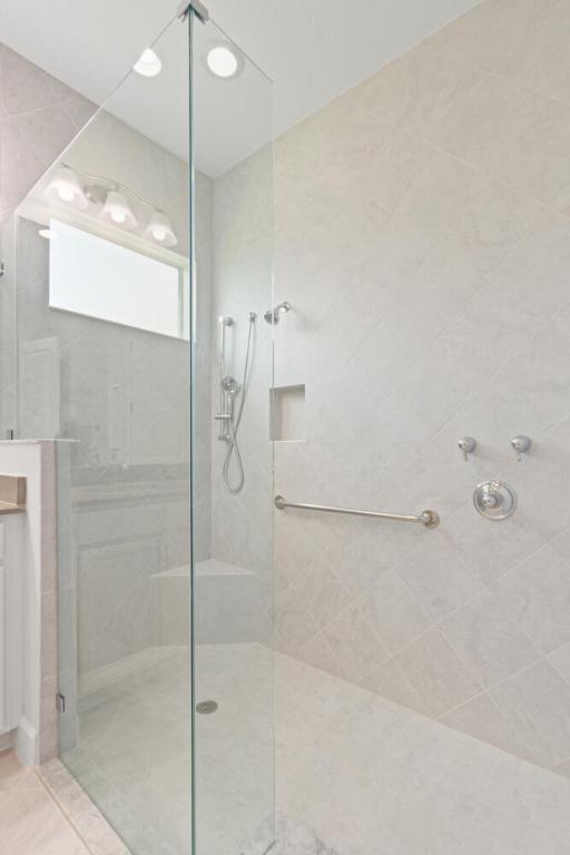 ORCHARDS OF WESTLAKE PHASE 1 - Residential Lease