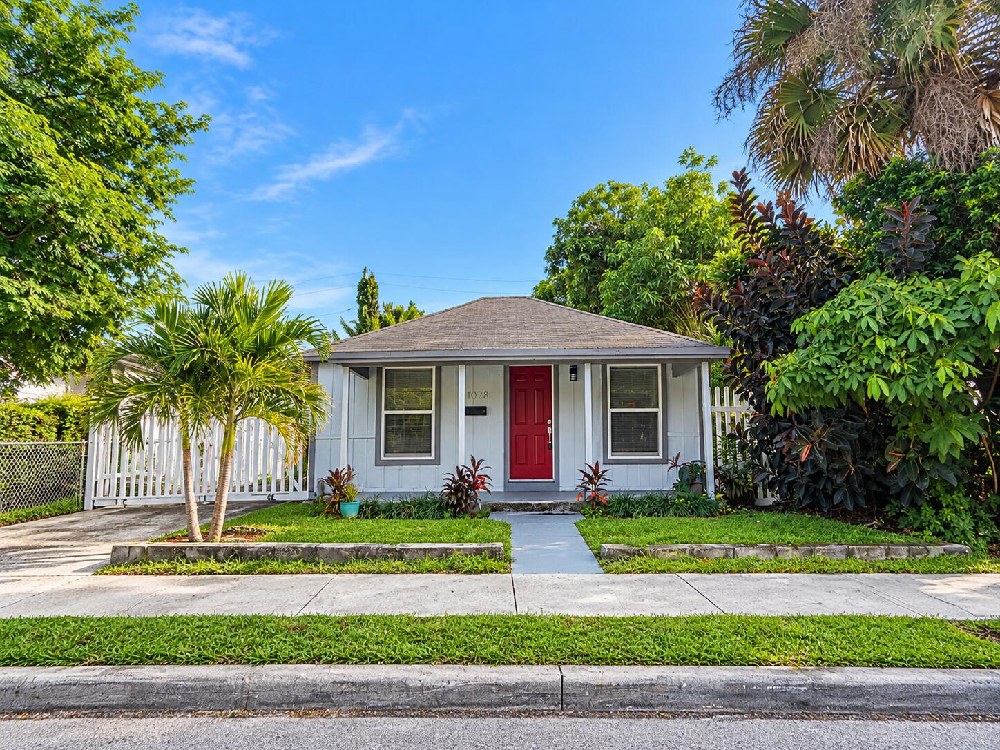 1028 18TH Street 0