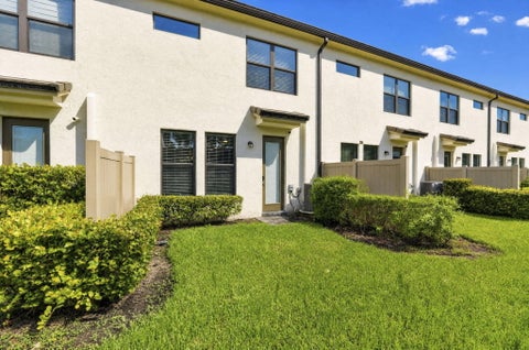 Tiny photo for 4416 Appleton Circle E, Oakland Park, FL 33309 (MLS # B26076879)