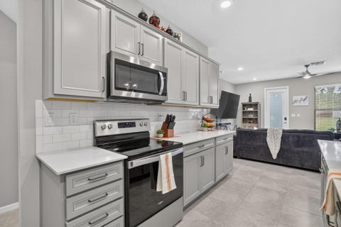 Tiny photo for 4416 Appleton Circle E, Oakland Park, FL 33309 (MLS # B26076879)