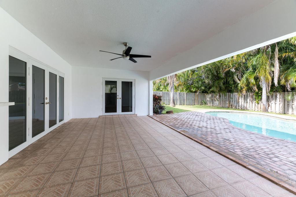 Photo of 4695 Brandywine Drive, Boca Raton, FL 33487 (MLS # B26029895)