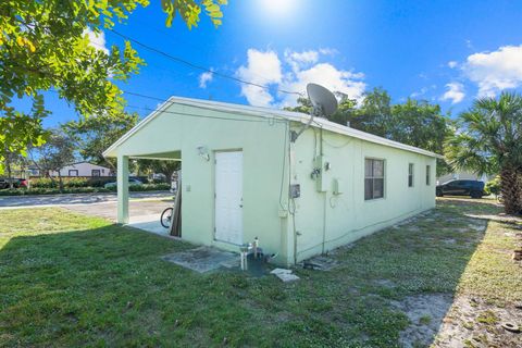 A home in Oakland Park