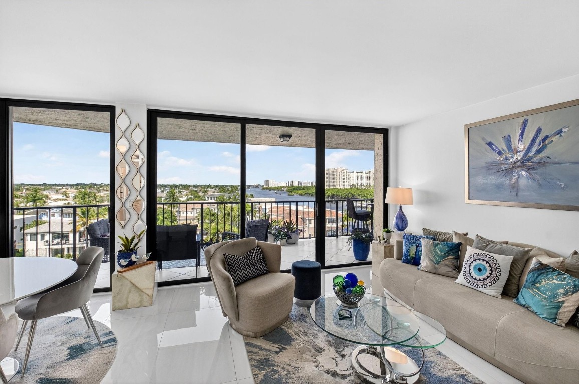 899 Jeffery Street 710