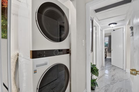 Tiny photo for 2101 W Woolbright Road #J107, Boynton Beach, FL 33426 (MLS # B26053738)
