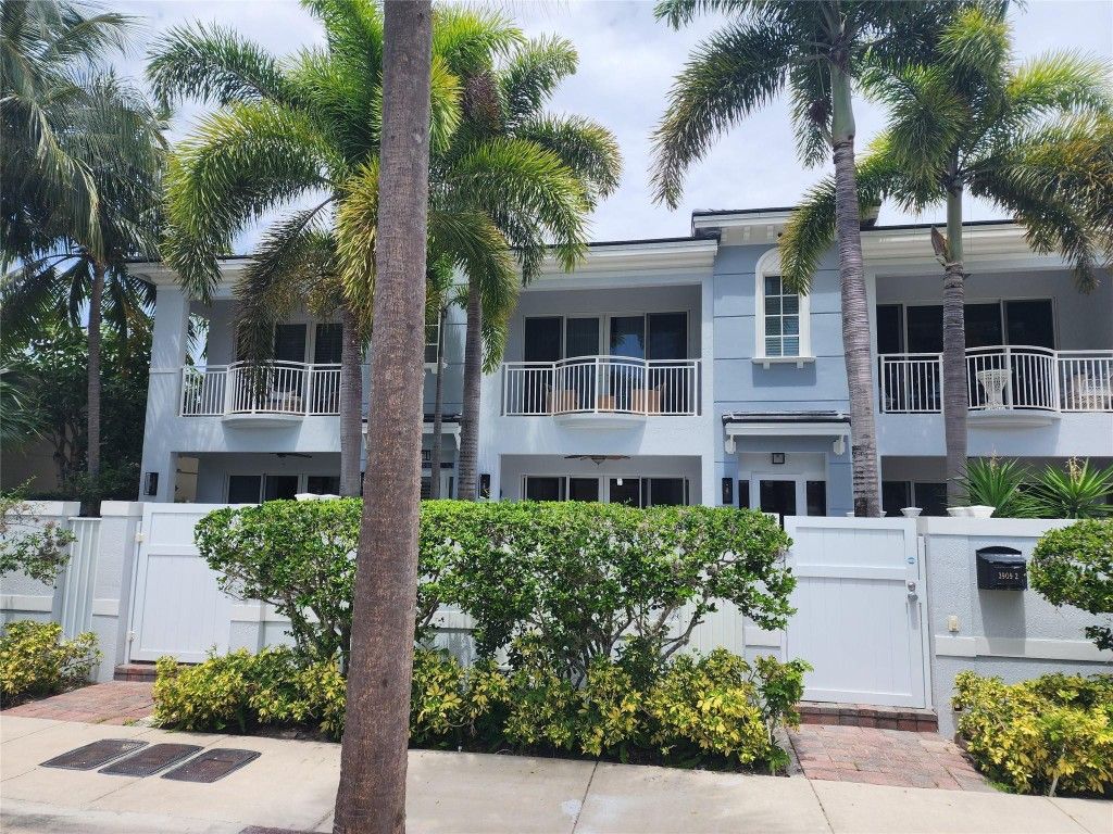 Photo of 3909 NE 21st Avenue #2, Fort Lauderdale, FL 33308 (MLS # F10509219)
