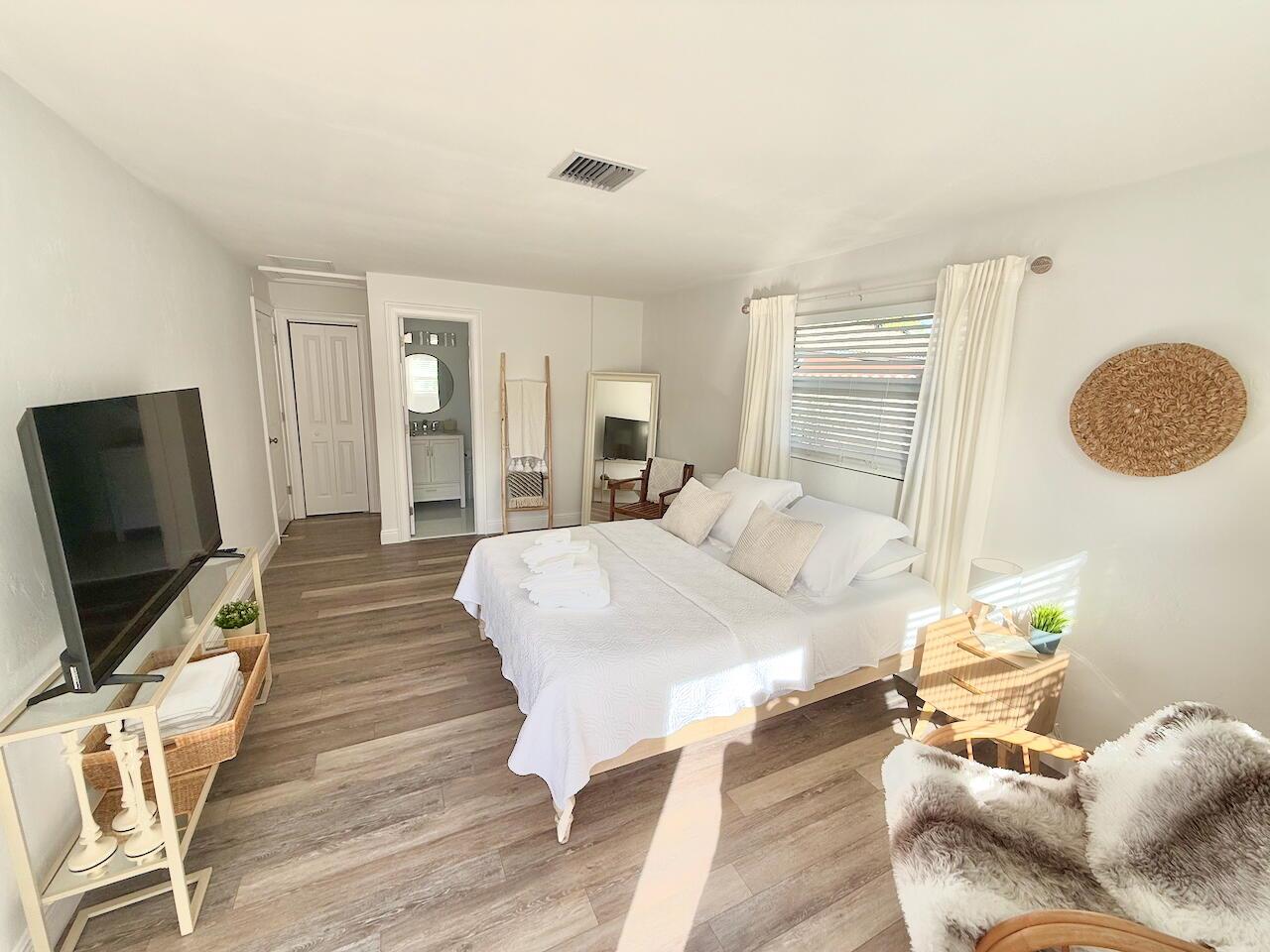 DELRAY TOWN OF - Residential Lease