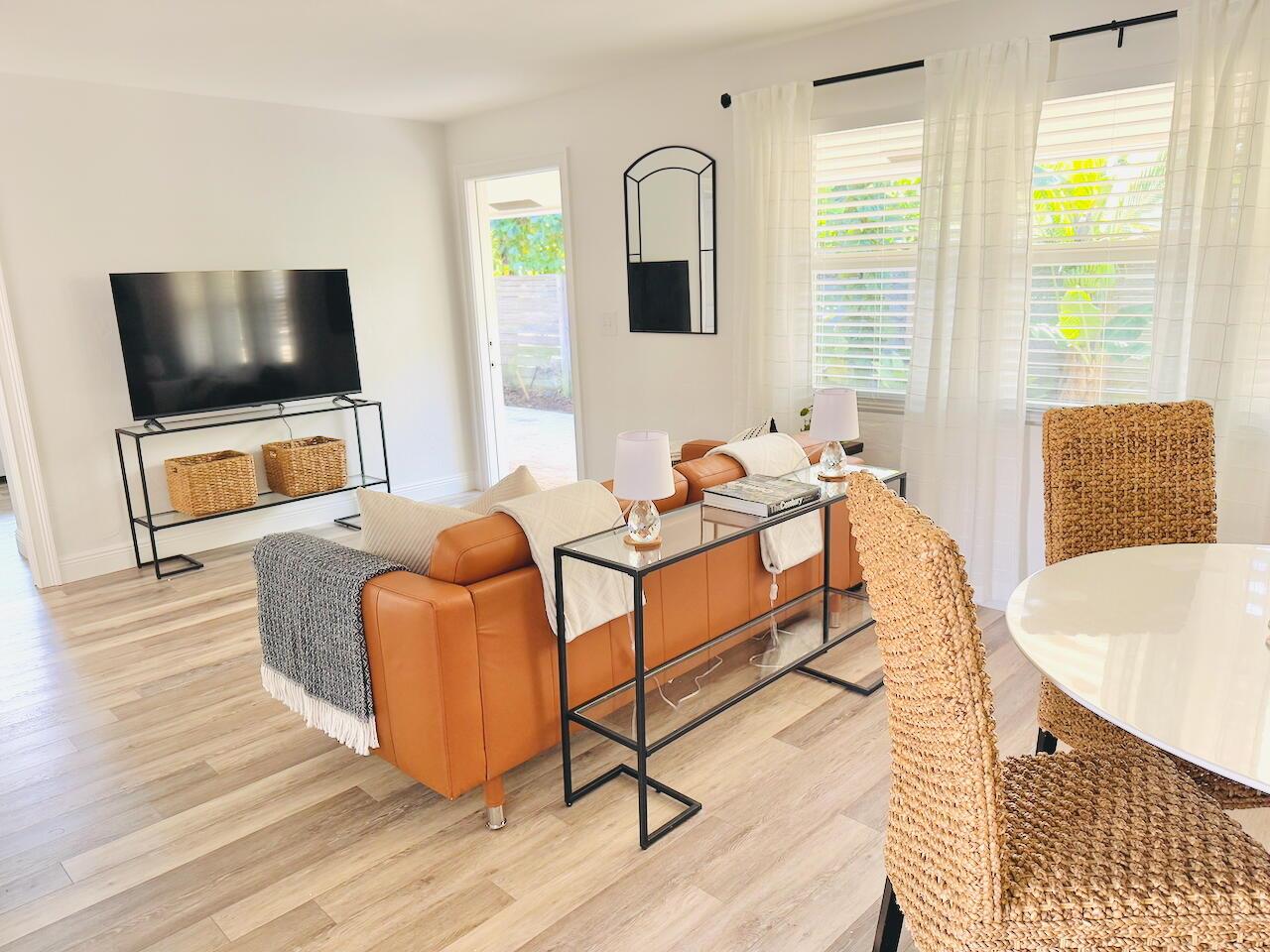 DELRAY TOWN OF - Residential Lease