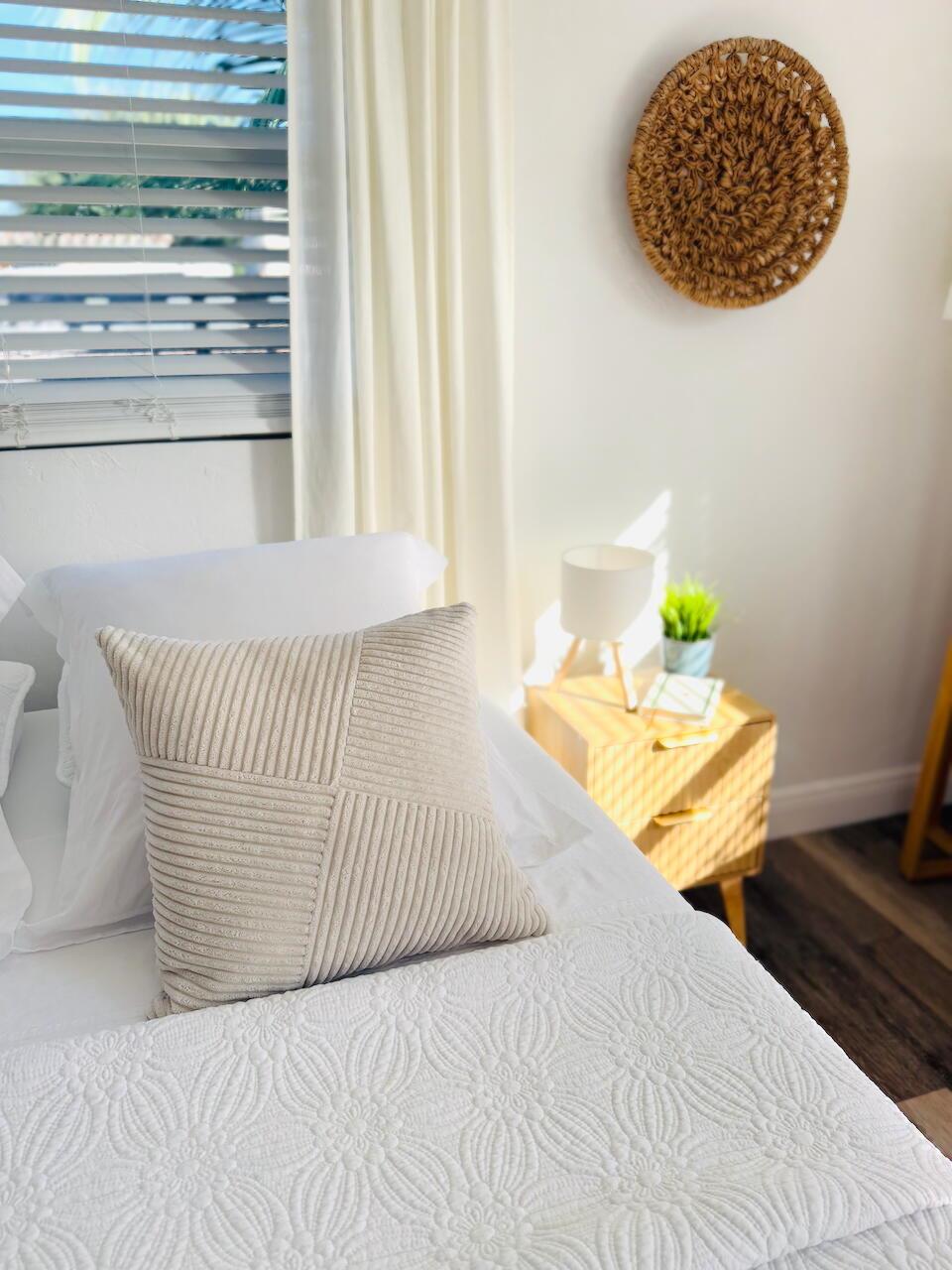 DELRAY TOWN OF - Residential Lease