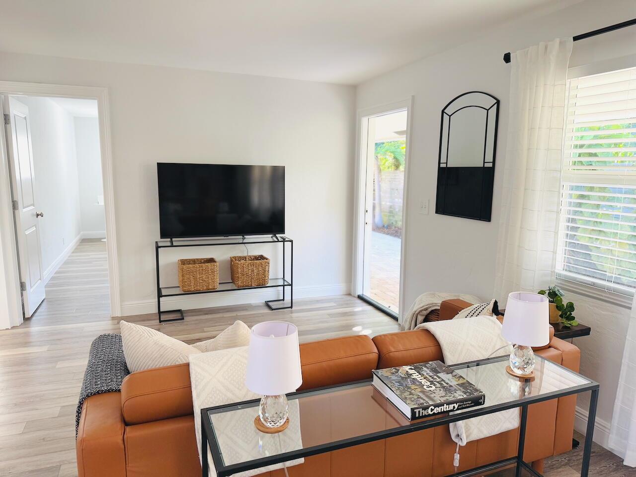 DELRAY TOWN OF - Residential Lease