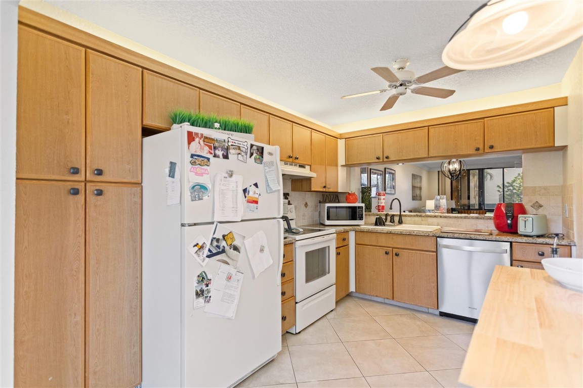 BAYWOOD VILLAGE III-A - Residential