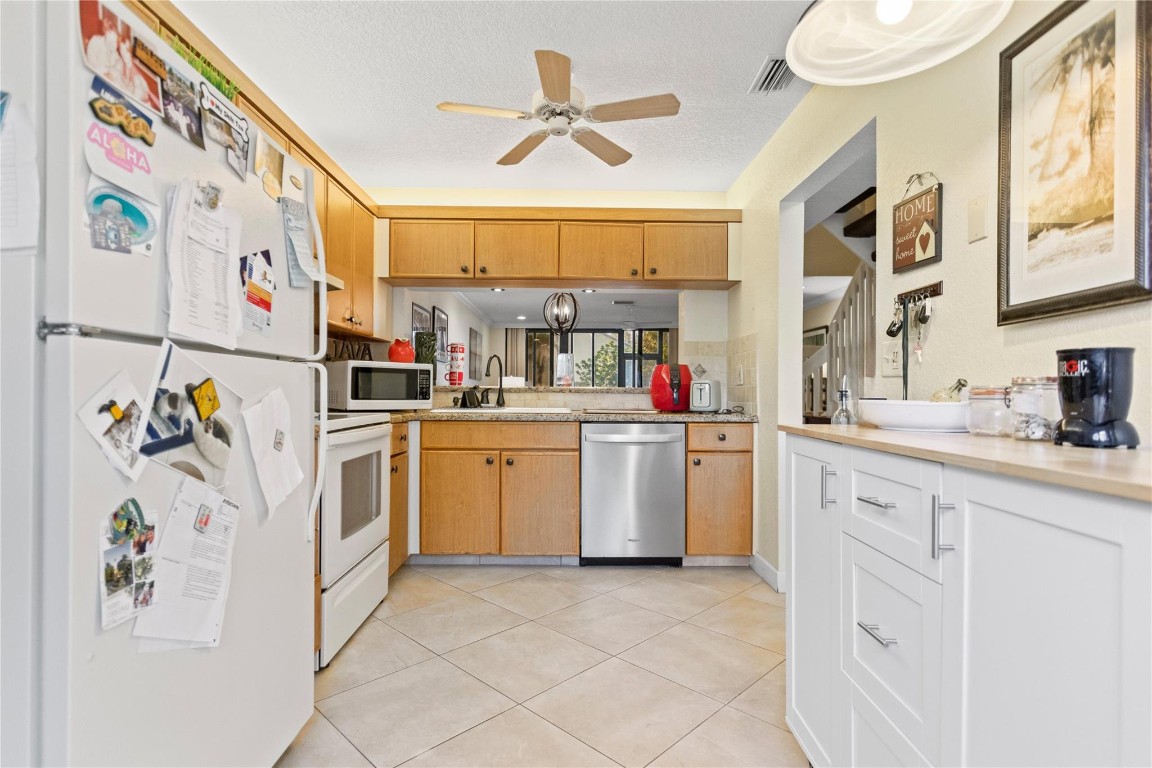 BAYWOOD VILLAGE III-A - Residential