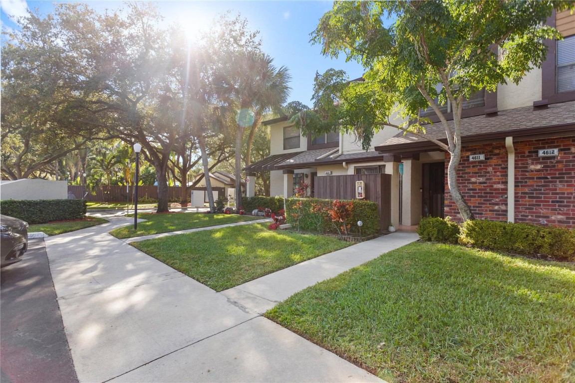 BAYWOOD VILLAGE III-A - Residential