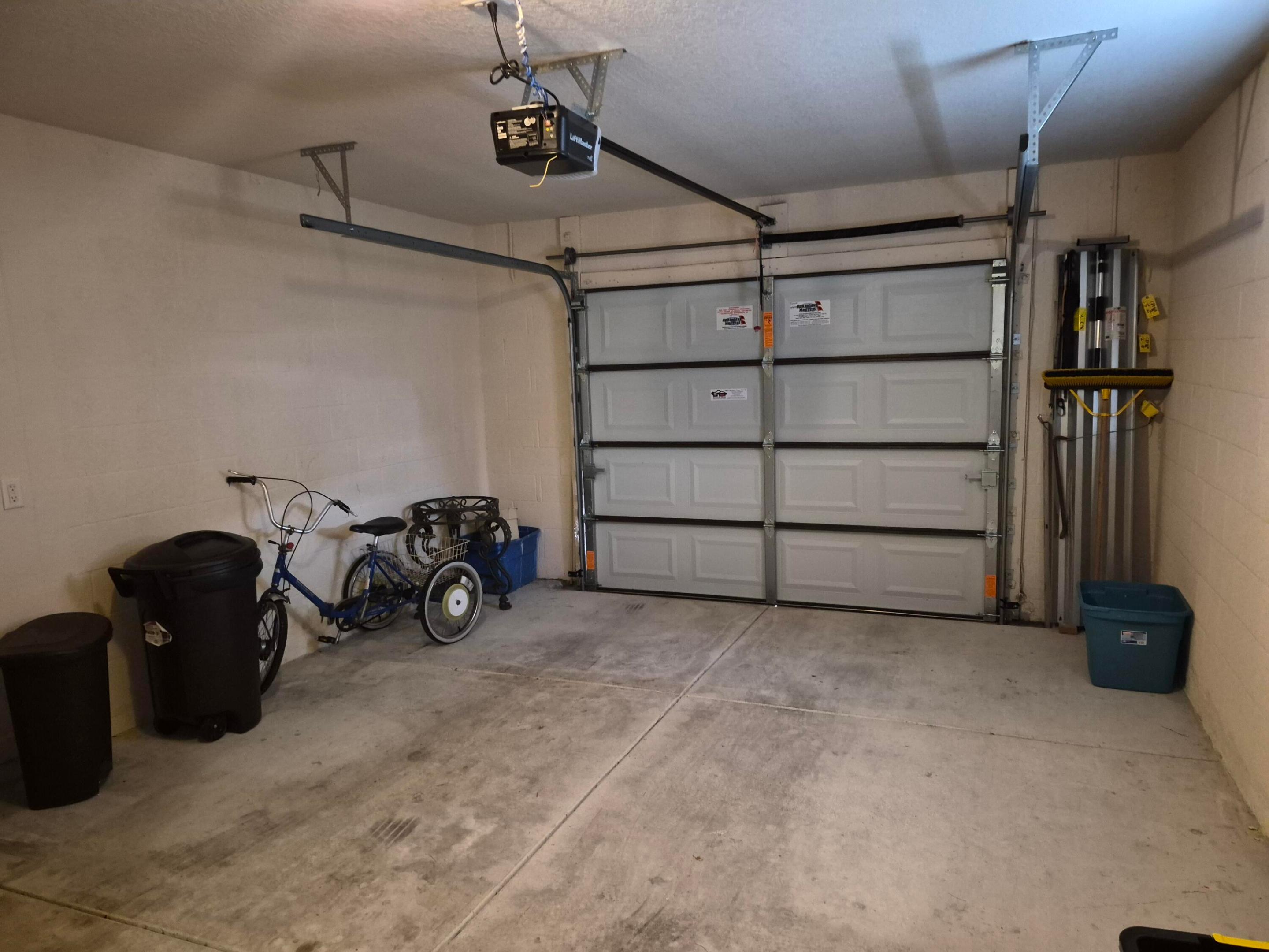 SPANISH LAKES ONE LEASEHOLD ESTATES - Residential