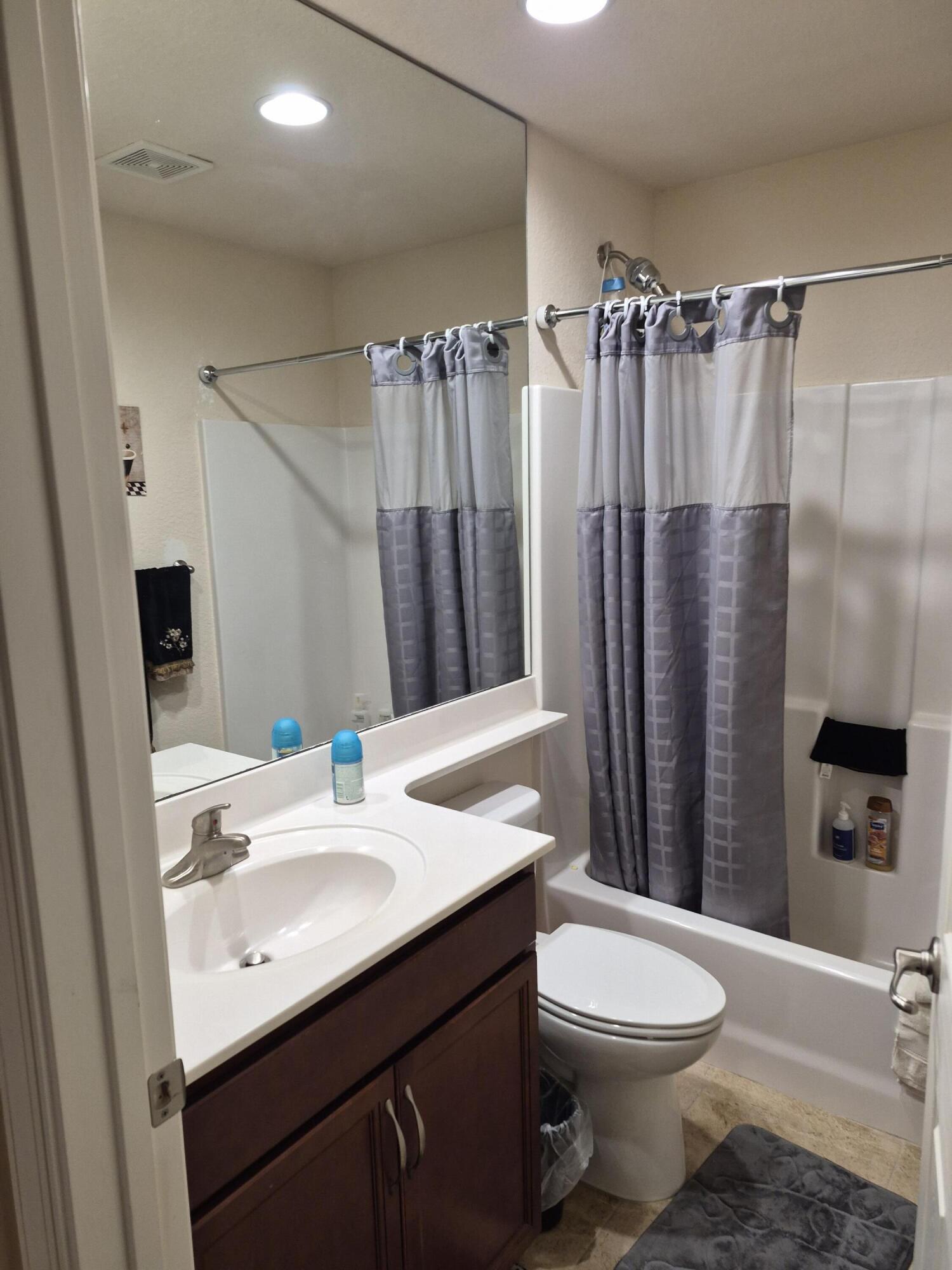 SPANISH LAKES ONE LEASEHOLD ESTATES - Residential