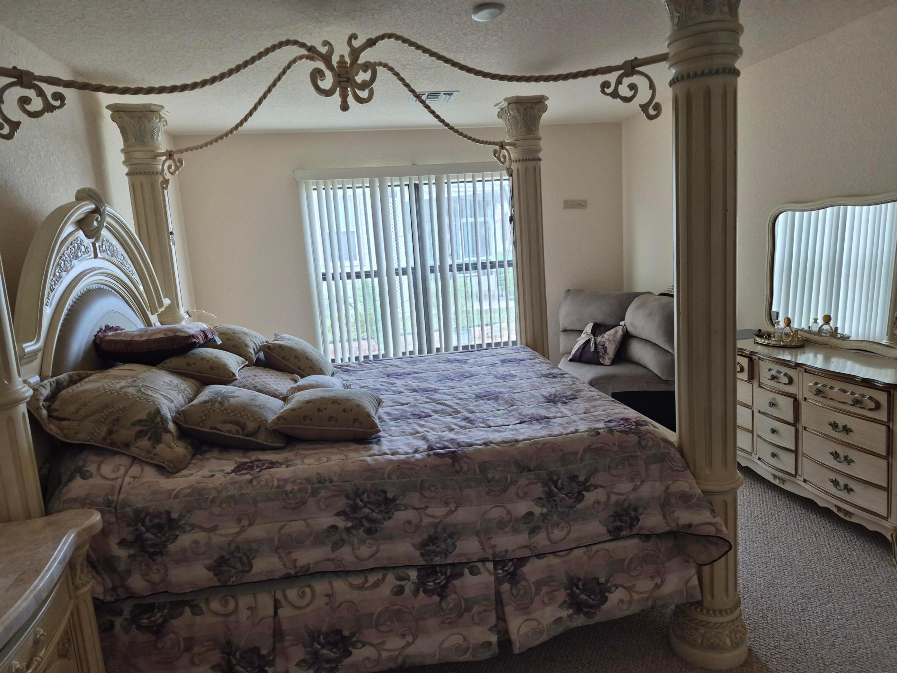 SPANISH LAKES ONE LEASEHOLD ESTATES - Residential