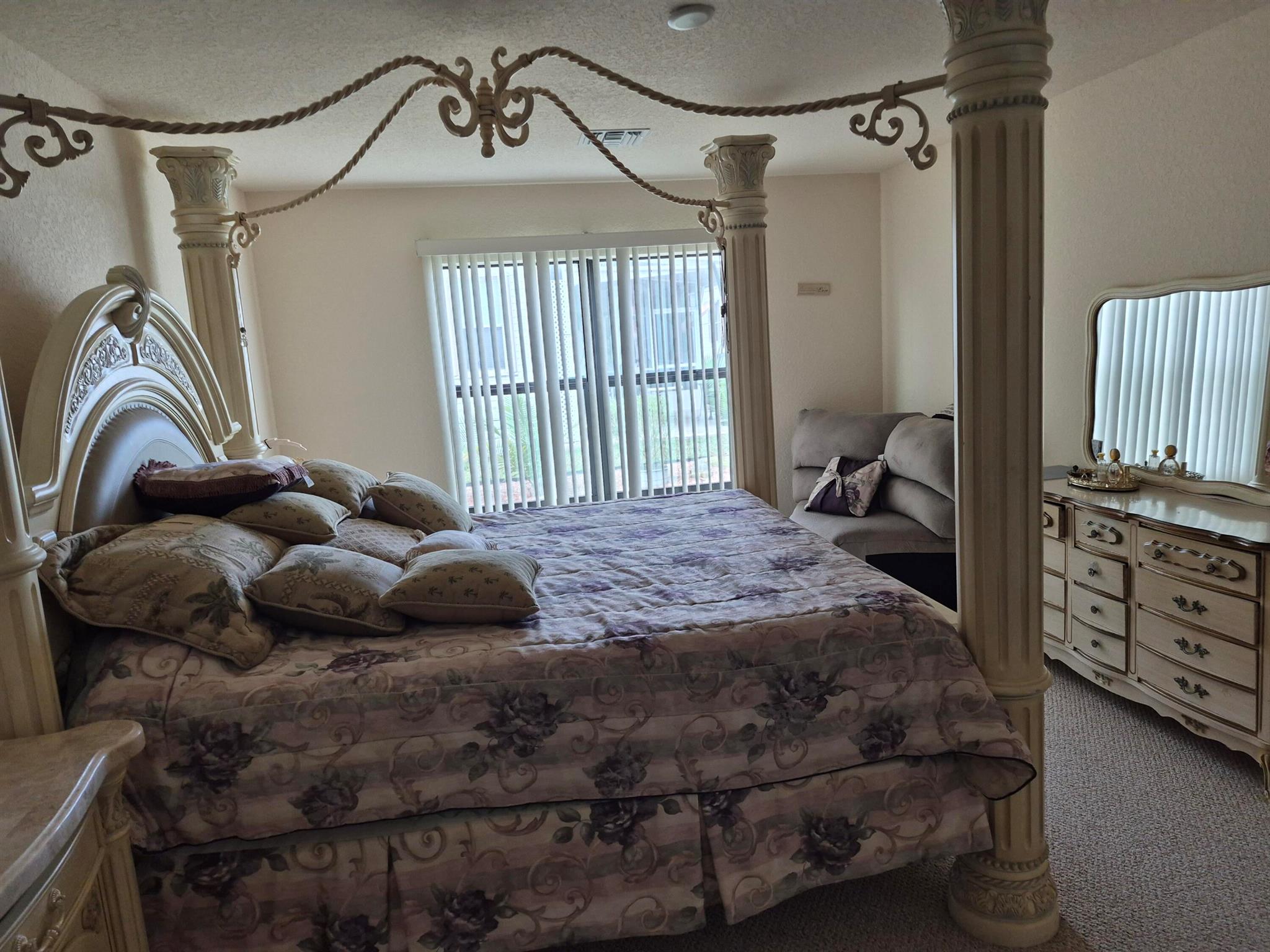 SPANISH LAKES ONE LEASEHO - Residential