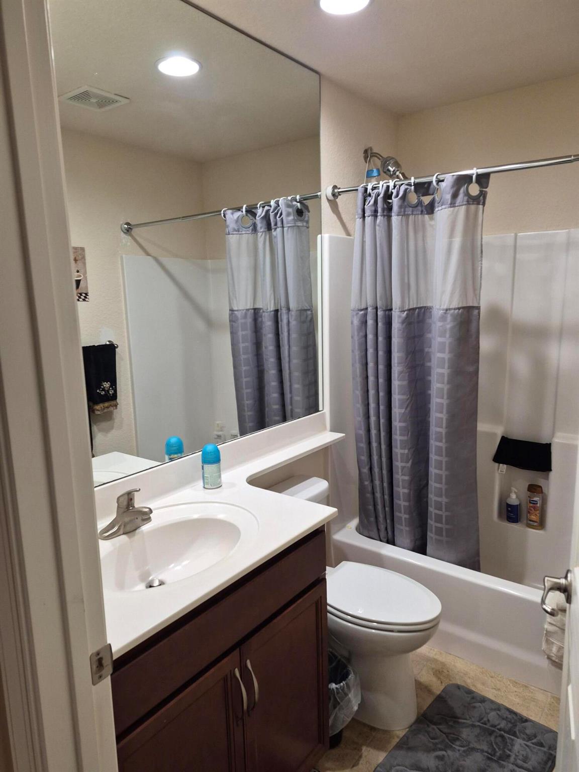 SPANISH LAKES ONE LEASEHO - Residential