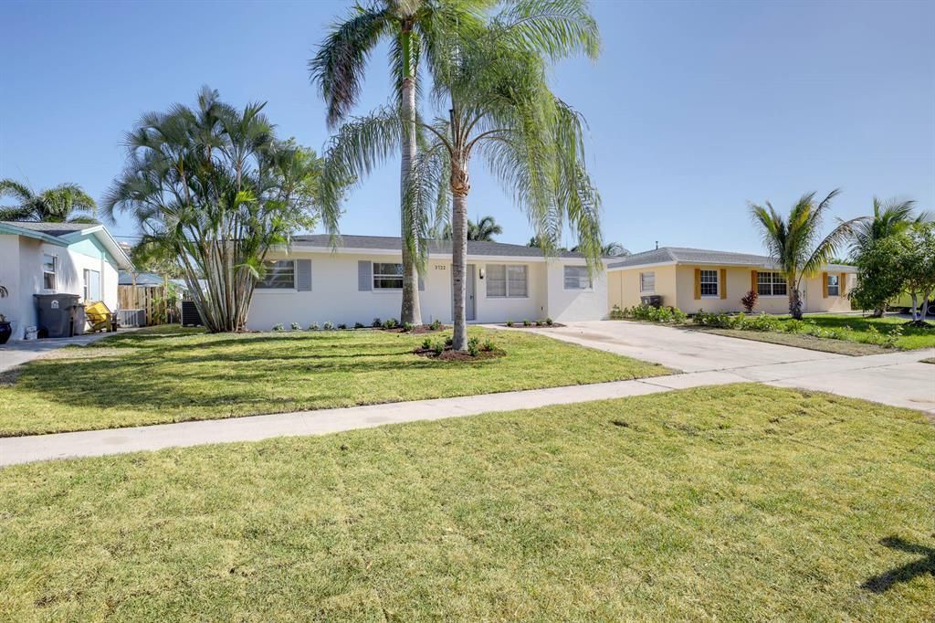 Photo of 3722 Bahama Road, Palm Beach Gardens, FL 33410 (MLS # R10723267)