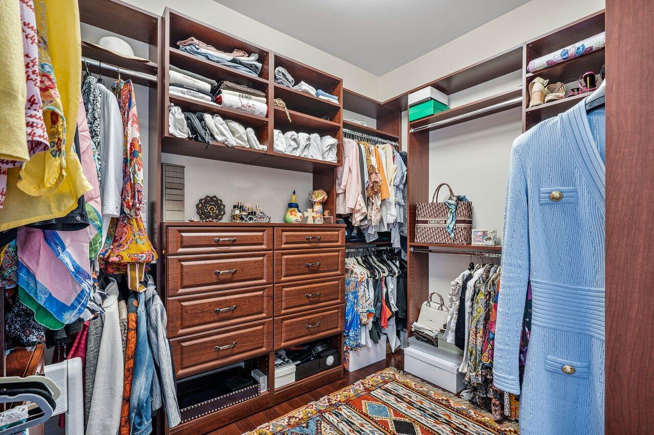 TROPIC ISLE - Residential