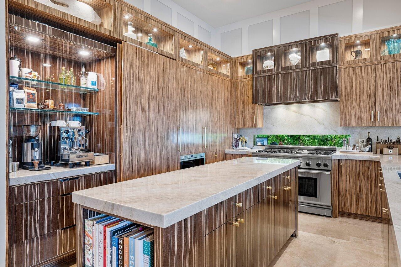 TROPIC ISLE - Residential