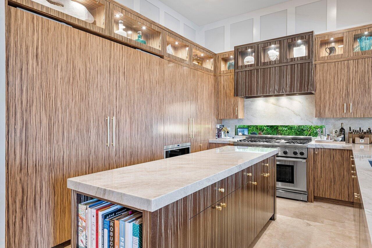 TROPIC ISLE - Residential