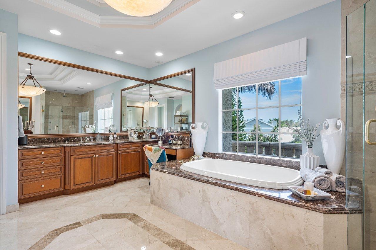 TROPIC ISLE - Residential