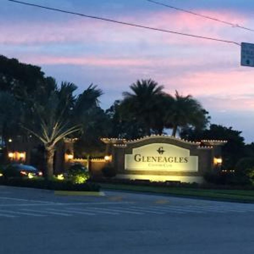 Golfers paradise. Unit comes with full golf, tennis and social membership