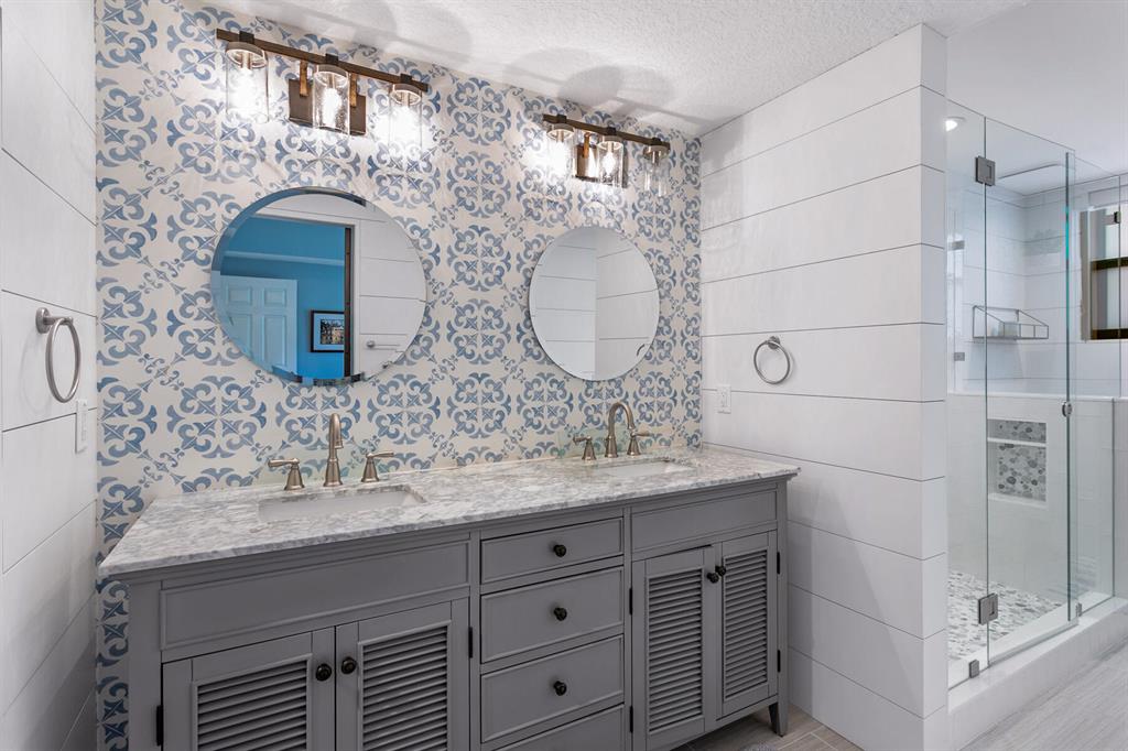 WEST BAY AT JONATHANS LANDING CONDO - Residential