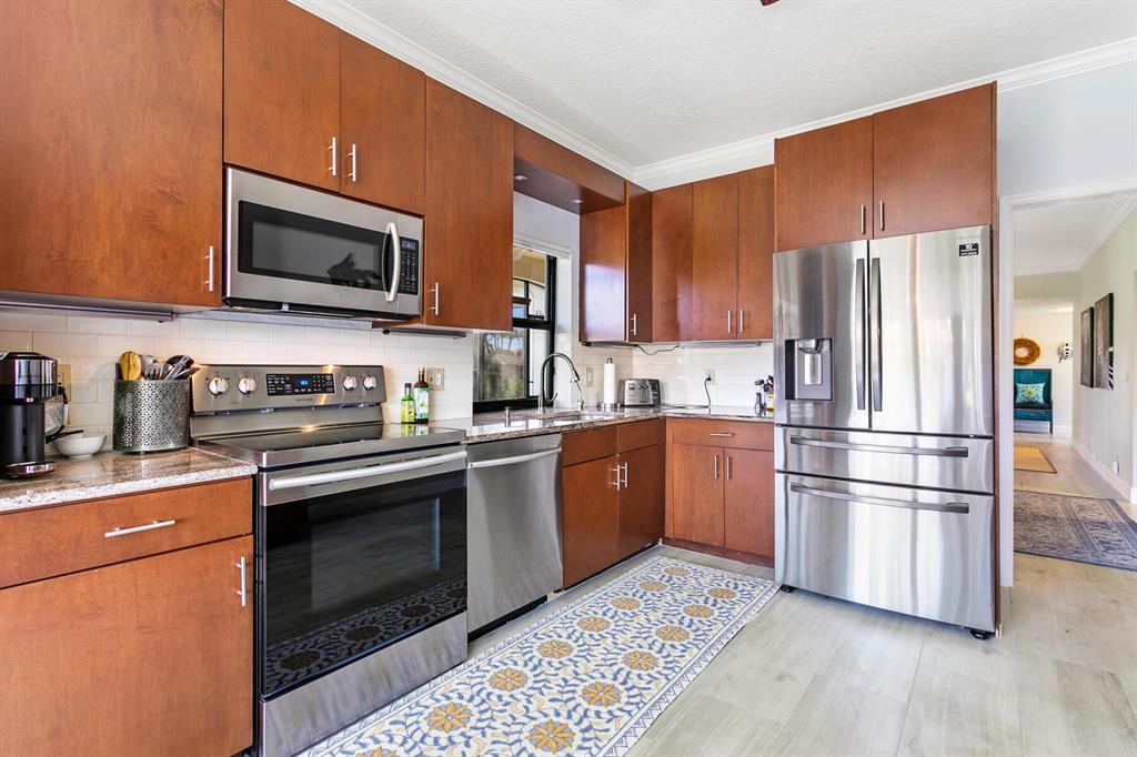 WEST BAY AT JONATHANS LANDING CONDO - Residential