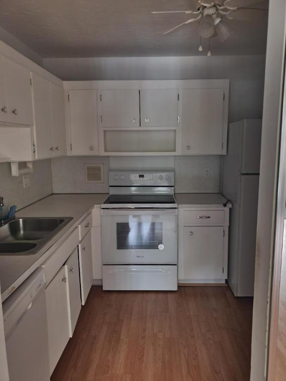 STRATFORD CONDOMINIUM - Residential