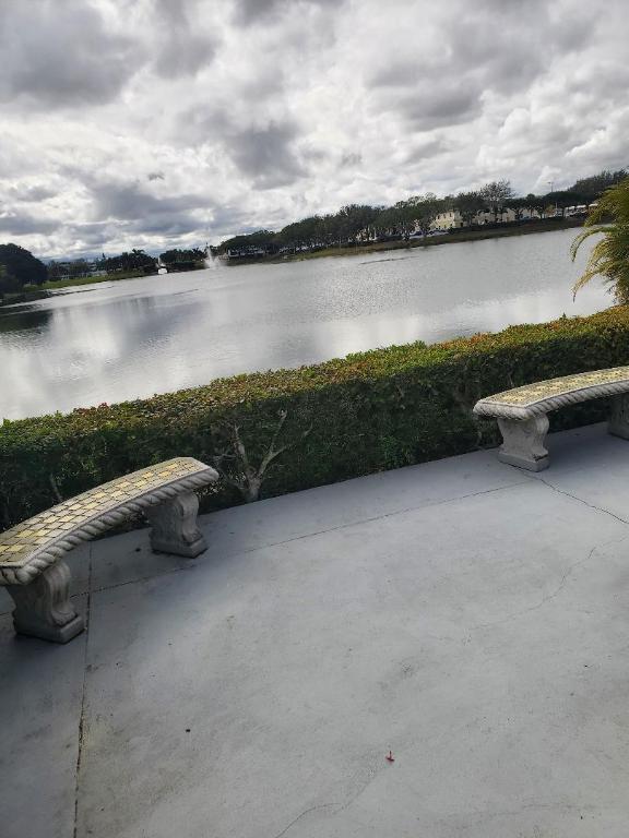 STRATFORD CONDOMINIUM - Residential