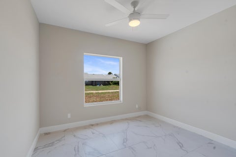 Tiny photo for 920 7th Place, Vero Beach, FL 32962 (MLS # B26053929)