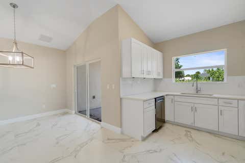 Tiny photo for 920 7th Place, Vero Beach, FL 32962 (MLS # B26053929)
