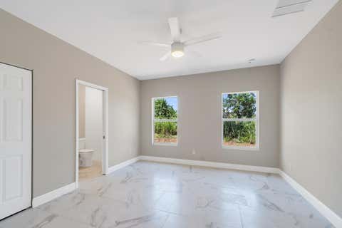 Tiny photo for 920 7th Place, Vero Beach, FL 32962 (MLS # B26053929)