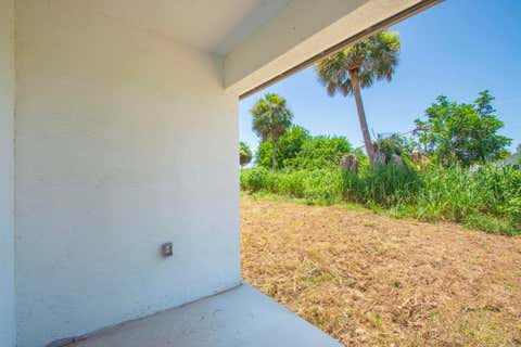 Tiny photo for 920 7th Place, Vero Beach, FL 32962 (MLS # B26053929)