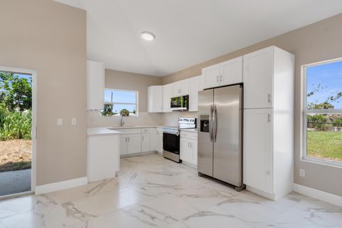 Tiny photo for 920 7th Place, Vero Beach, FL 32962 (MLS # B26053929)