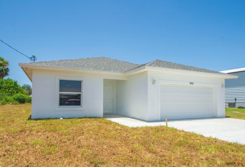 Tiny photo for 920 7th Place, Vero Beach, FL 32962 (MLS # B26053929)