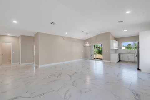 Tiny photo for 920 7th Place, Vero Beach, FL 32962 (MLS # B26053929)