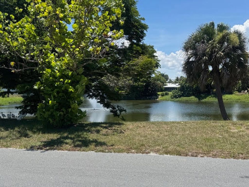 Photo of 709 SE Alamanda Way, Stuart, FL 34996 (MLS # R11103482)