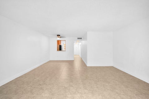 Tiny photo for 1021 Mockingbird Lane #303, Plantation, FL 33324 (MLS # B26043404)
