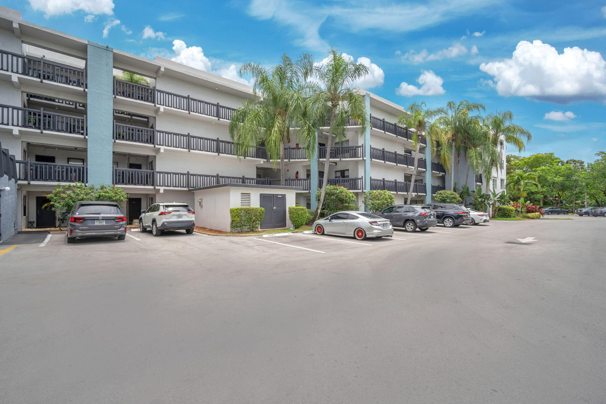 1021 Mockingbird Lane 303, Plantation FL 33324