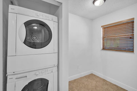 Tiny photo for 1021 Mockingbird Lane #303, Plantation, FL 33324 (MLS # B26043404)