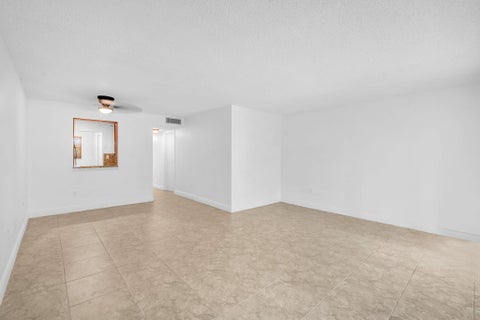 Tiny photo for 1021 Mockingbird Lane #303, Plantation, FL 33324 (MLS # B26043404)