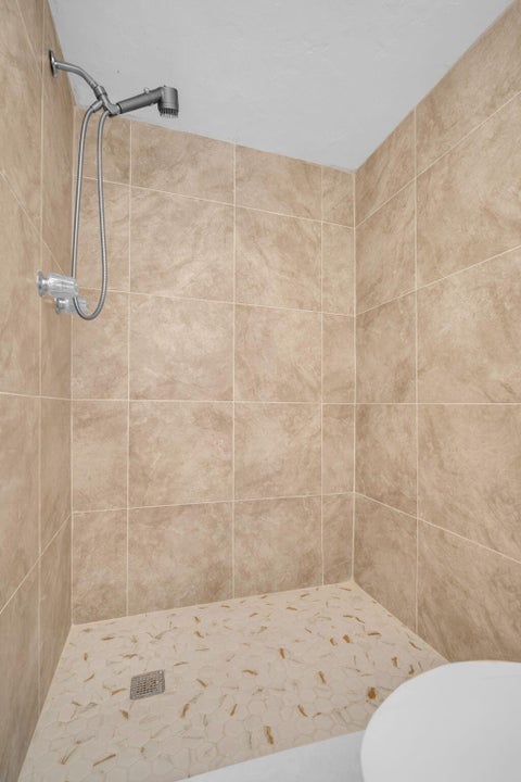 Tiny photo for 1021 Mockingbird Lane #303, Plantation, FL 33324 (MLS # B26043404)