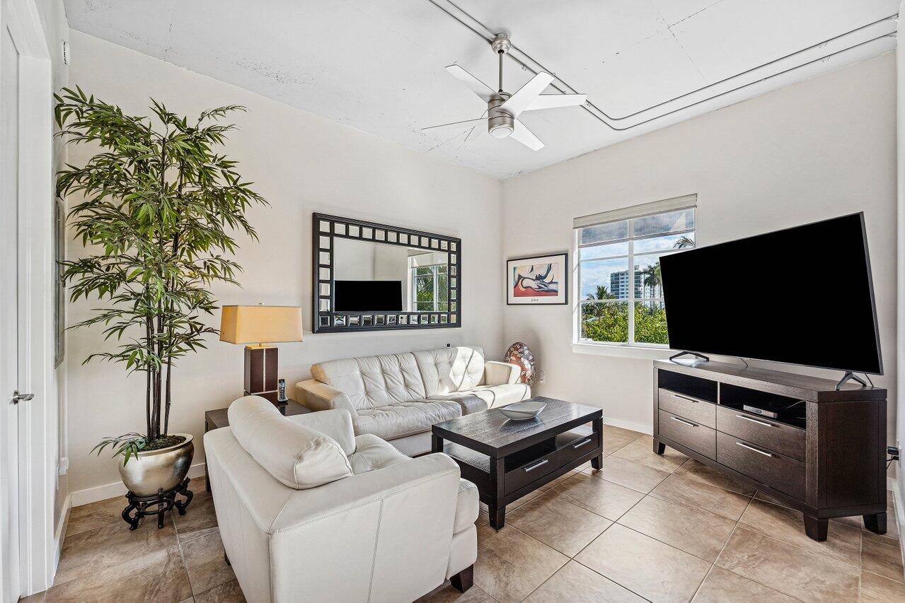 MERIDIAN DELRAY CONDO - Residential