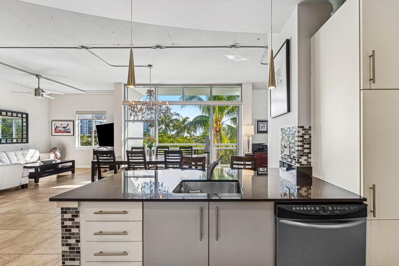 MERIDIAN DELRAY CONDO - Residential