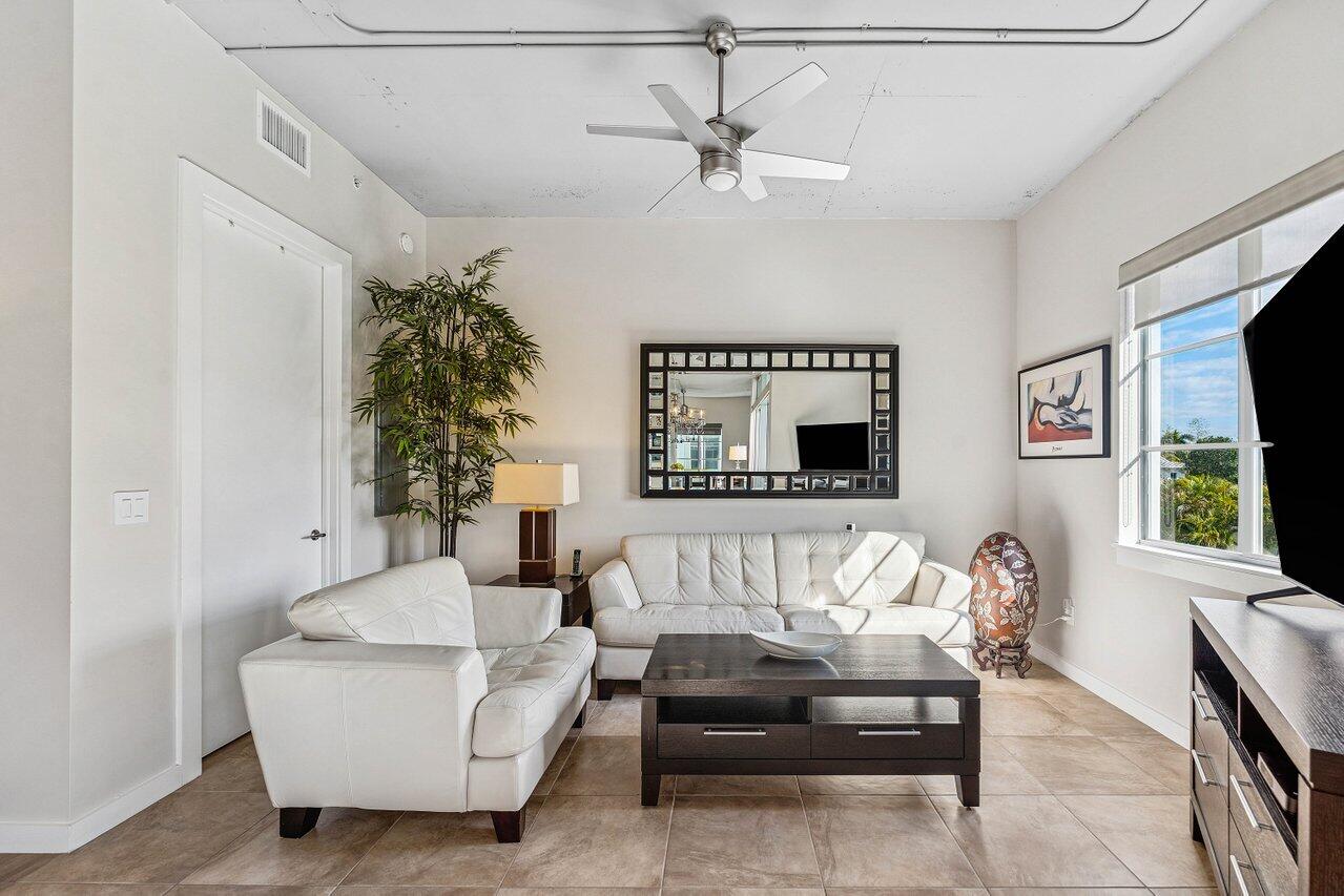 MERIDIAN DELRAY CONDO - Residential