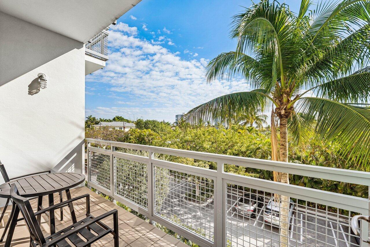 MERIDIAN DELRAY CONDO - Residential