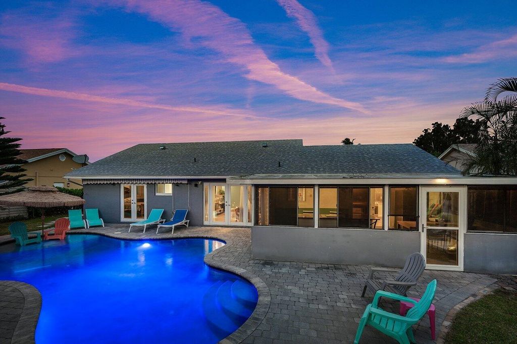 Photo of 603 NW 11th Street, Boynton Beach, FL 33426 (MLS # R11017365)